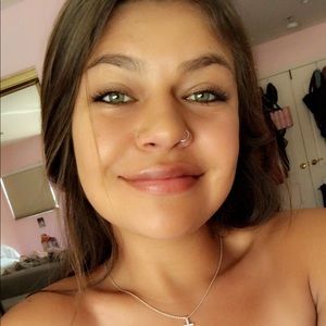 Meet your Posher, Mikeila